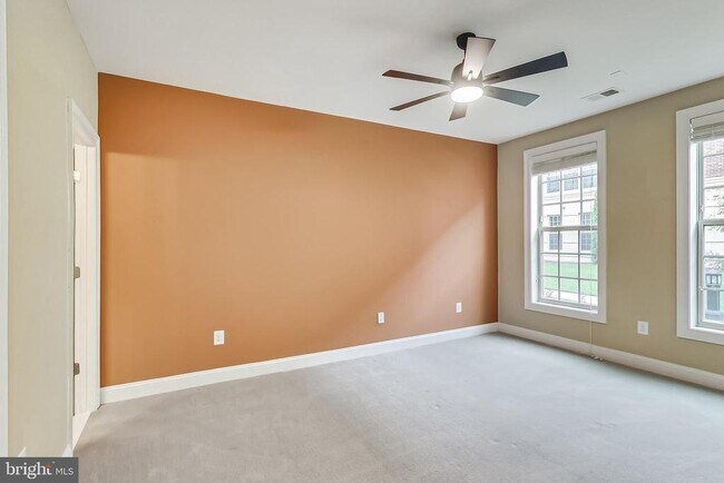 Building Photo - 605 Fair Winds Way