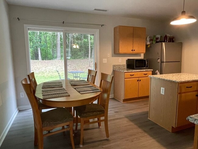 Building Photo - Comfortable 3BD, 2.5BA Raleigh Home with a 1-Car Attached Garage in an HOA Community with Amenities