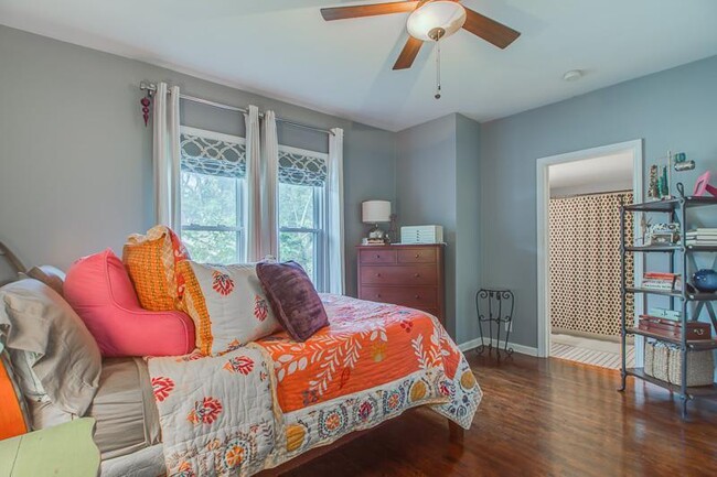 Building Photo - Cute home in Easy Nash w/fenced in yard