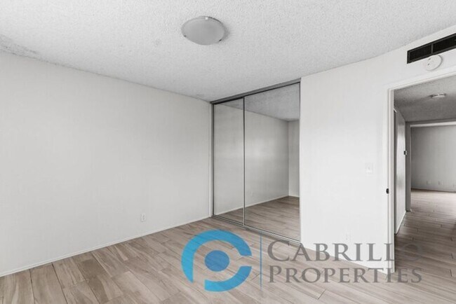 Building Photo - 4622 Hamilton St