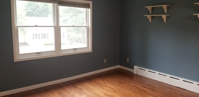 Building Photo - 1519 Pine Knoll Ln