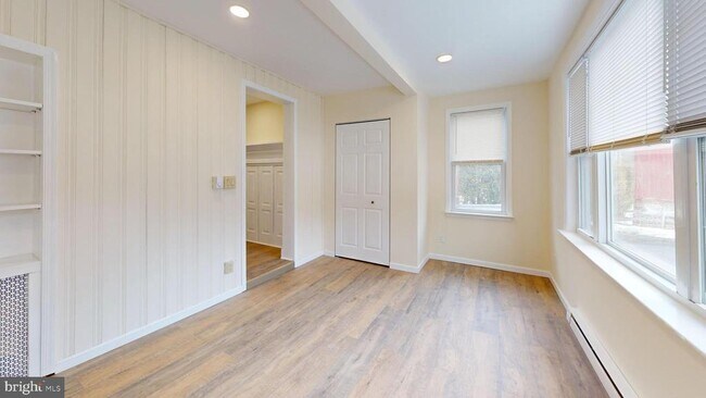 Building Photo - 824 Kintner Rd