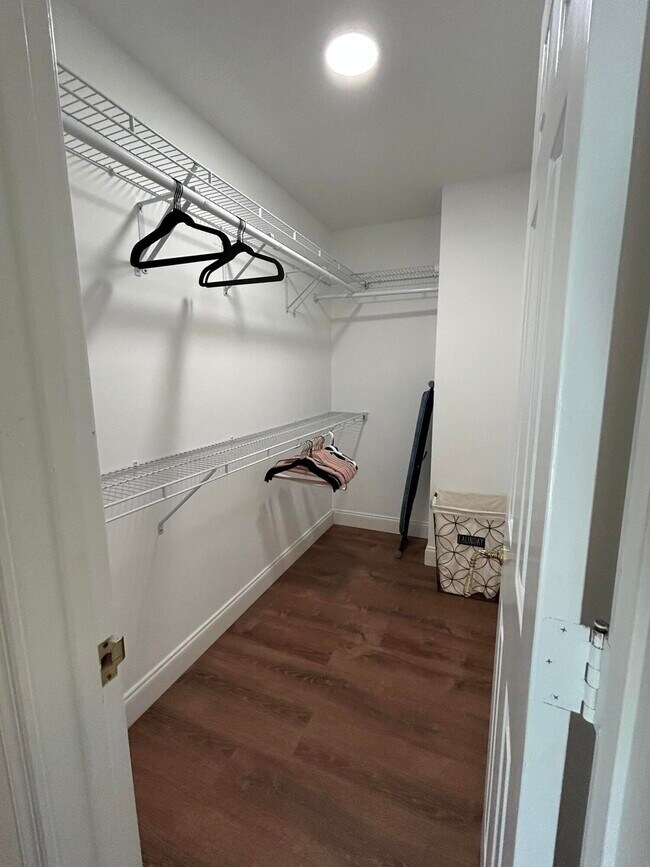 Building Photo - 13383 Bedford Mews Ct