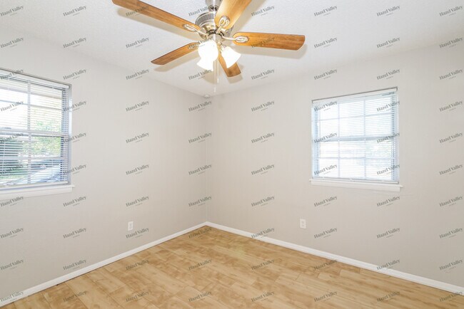 Building Photo - 621 Juniper Ave