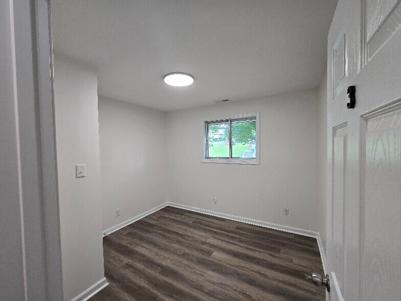 Building Photo - 1416 Weaver Ave