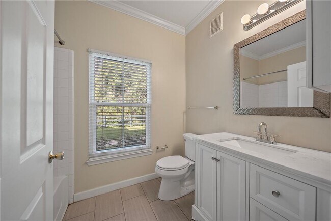 Building Photo - 18229 Bridle Club Dr