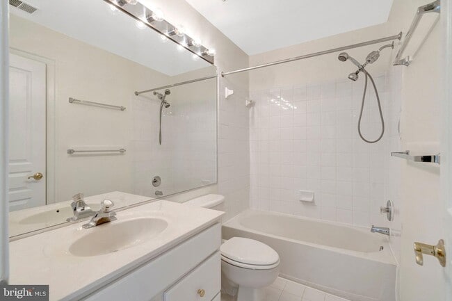 Building Photo - 5257 Winter View Dr