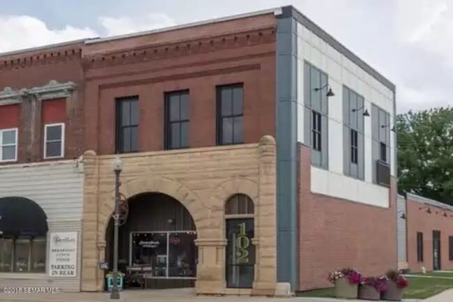 Building Photo - 102 1/2 North Main Street