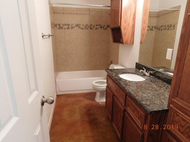 Building Photo - 1202 Cavalry Ln