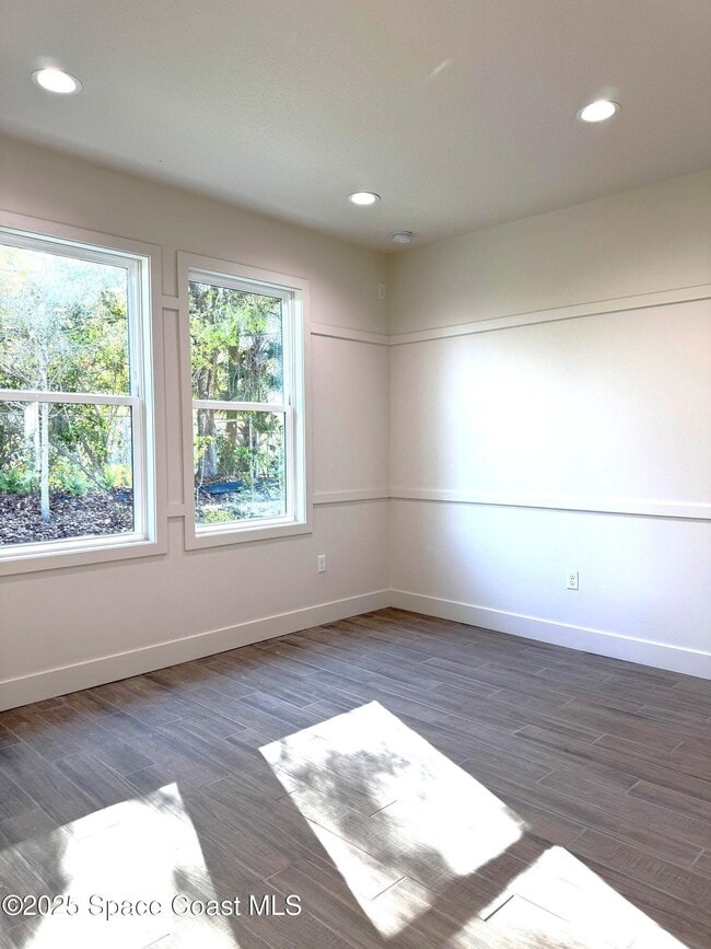 Building Photo - 2811 Edington Dr