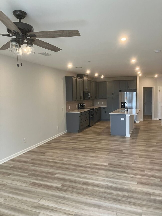 Building Photo - Sherrills Ford water front condo