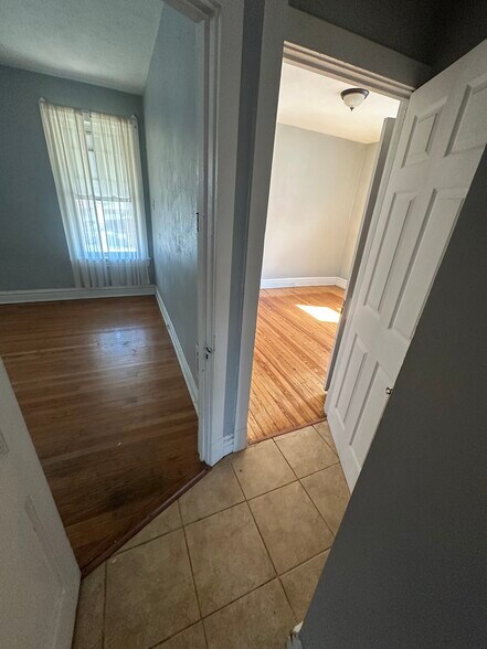 Building Photo - 3737 French Ave