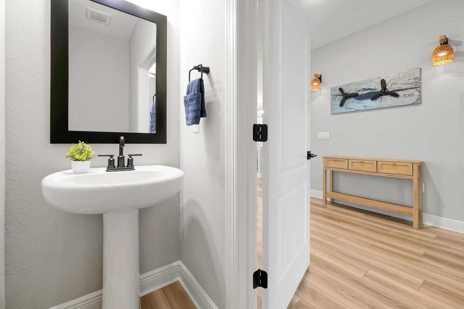 Building Photo - 7692 Somersworth Dr