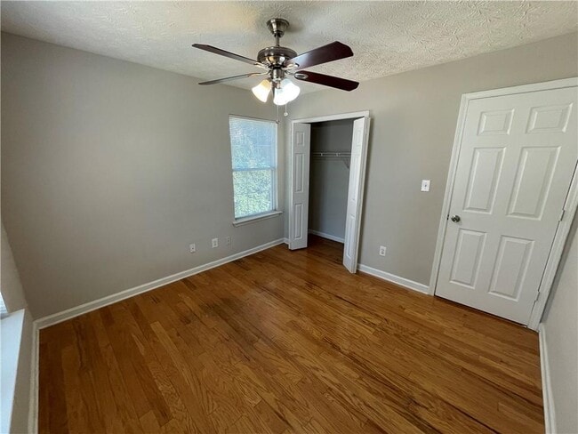Building Photo - 4401 Dickens Ct NW