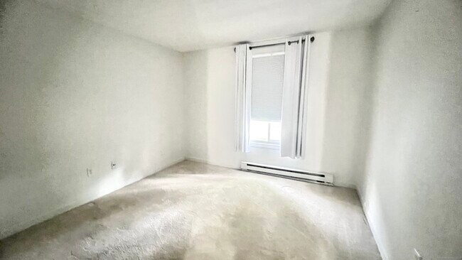 Building Photo - 1 Cinnamon Spring