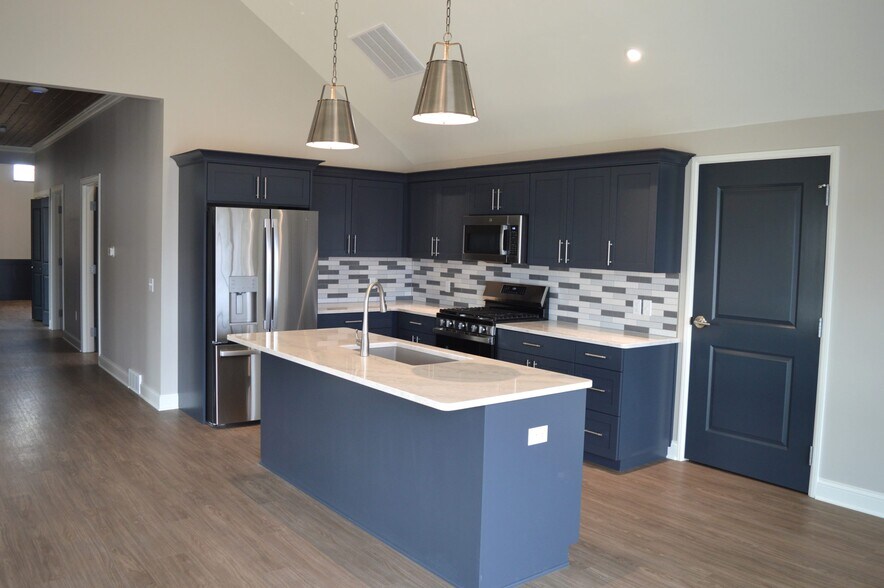 Building Photo - 100 S Washington St