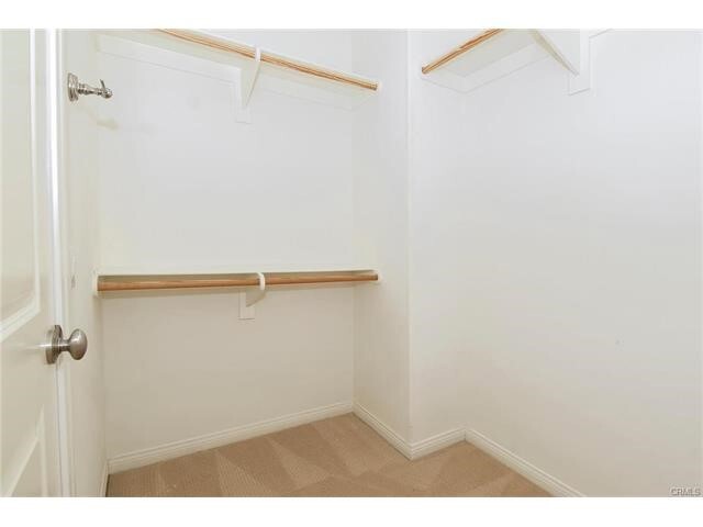 Building Photo - 38 Bianco