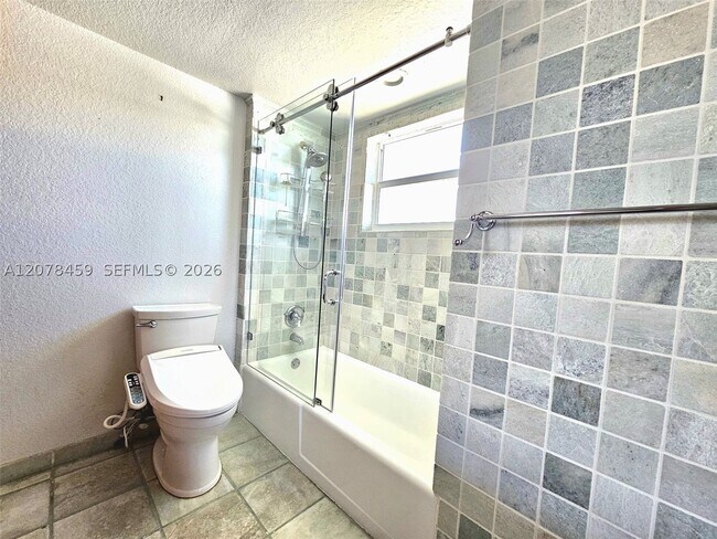 Building Photo - 427 Golden Isles Dr