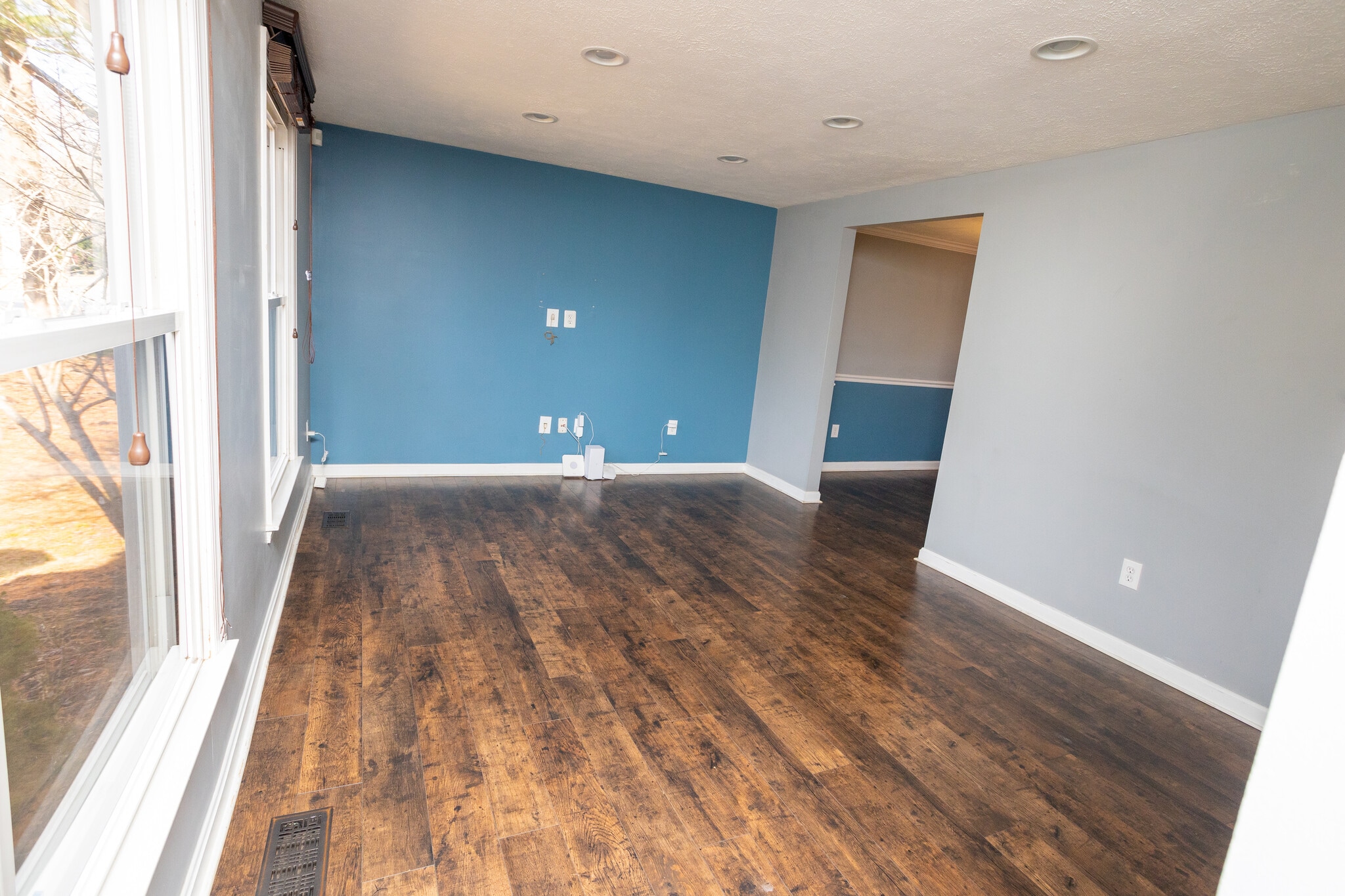 Living Room - 16003 Fairway Dr