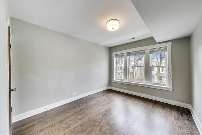 Building Photo - 1451 W Warner Ave