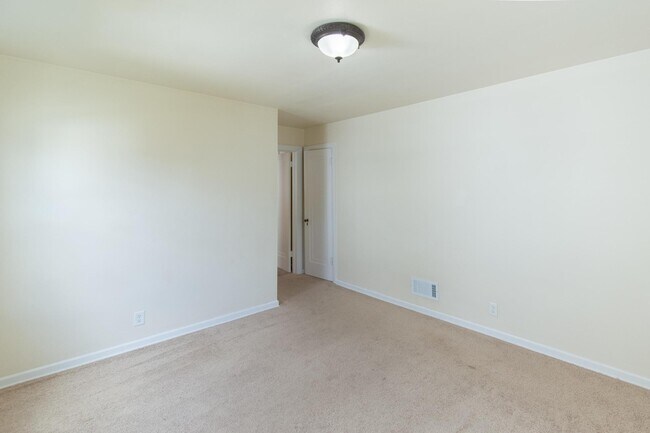 Building Photo - 7208 33rd Ave