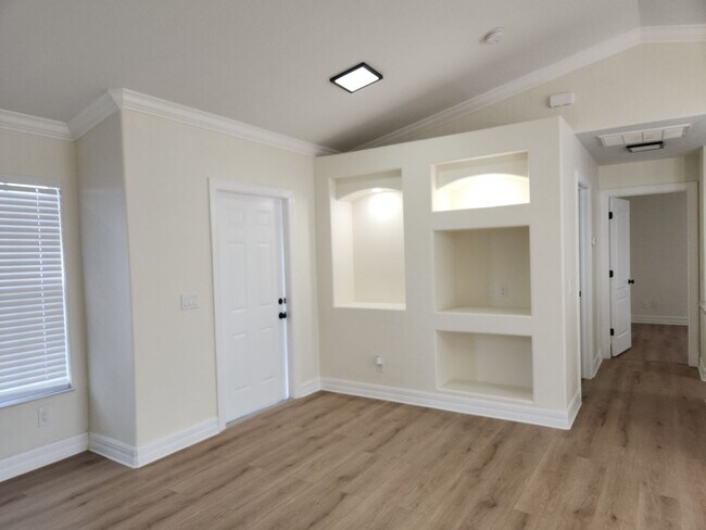 Building Photo - Home for rent