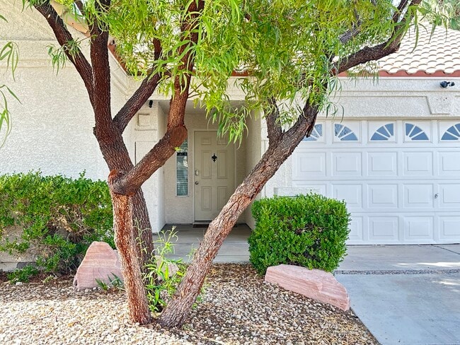 Building Photo - 351 Promontory Dr