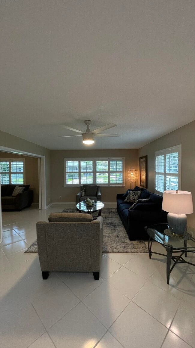 Building Photo - 10140 44th Ct S