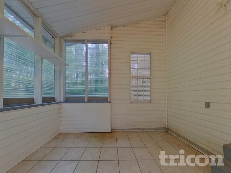 Building Photo - 2417 Battle Dr