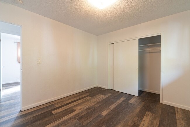 Building Photo - Fully remodeled, spacious 3BR/1.5BA/2PKG near Waikele