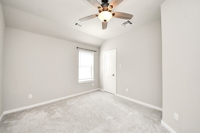 Building Photo - 24754 Levante Dr