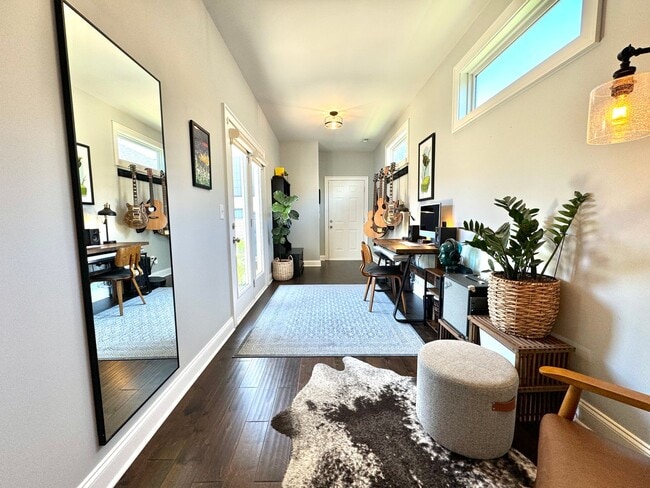 Building Photo - 3 Bedroom, 2.5 Bath Home w/ Fenced Yard and 2 Car Garage