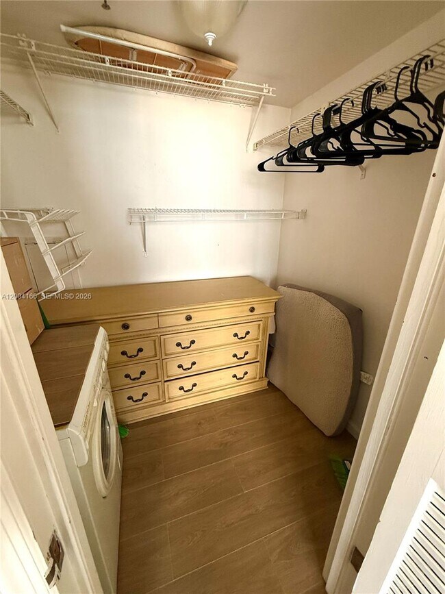 Building Photo - 555 NE 15th St