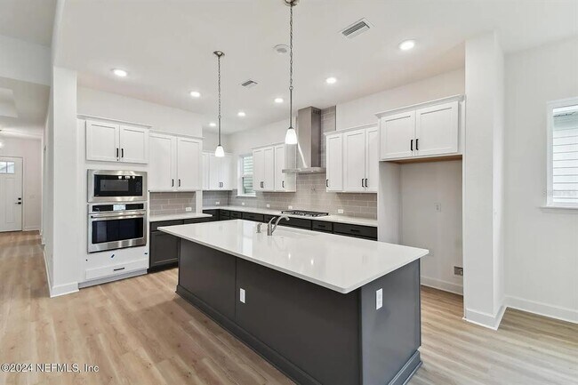 Building Photo - 90 Victory Ct