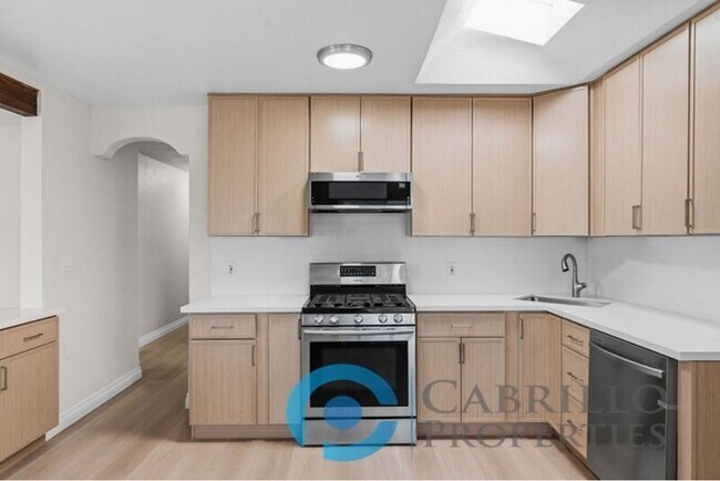 Building Photo - 6311 Inman St
