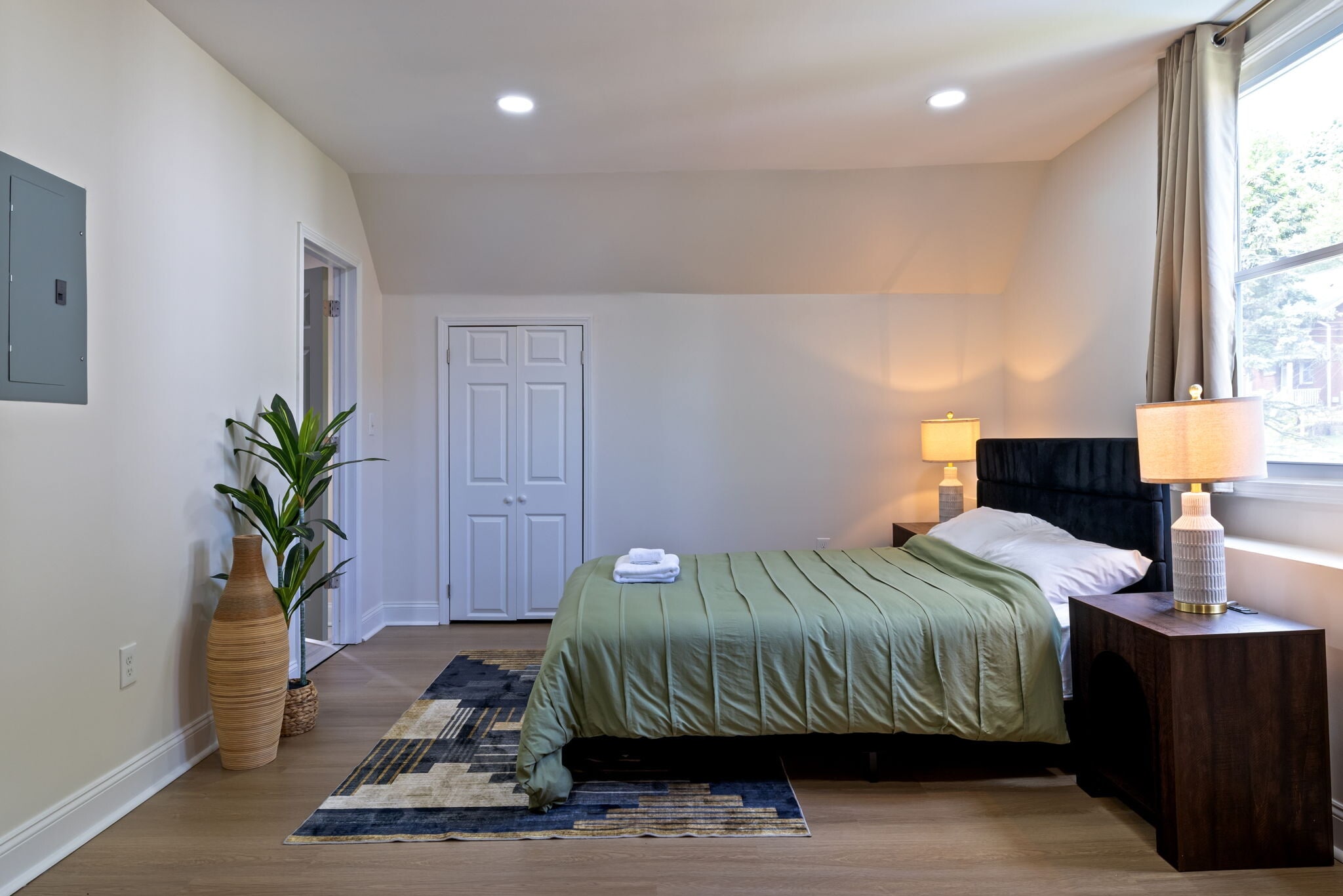Bedroom with Closet - 845 Chislett St