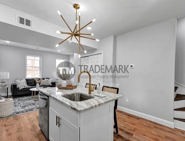 Building Photo - 758 Manor St