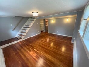 Building Photo - 116 Concord St