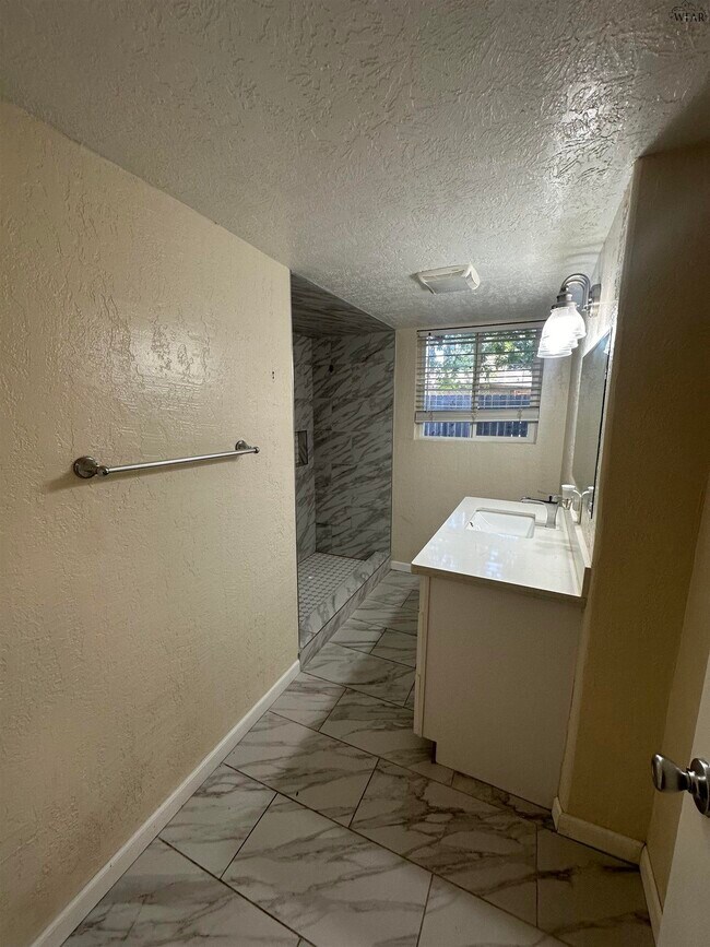 Building Photo - 4103 Berwick Dr