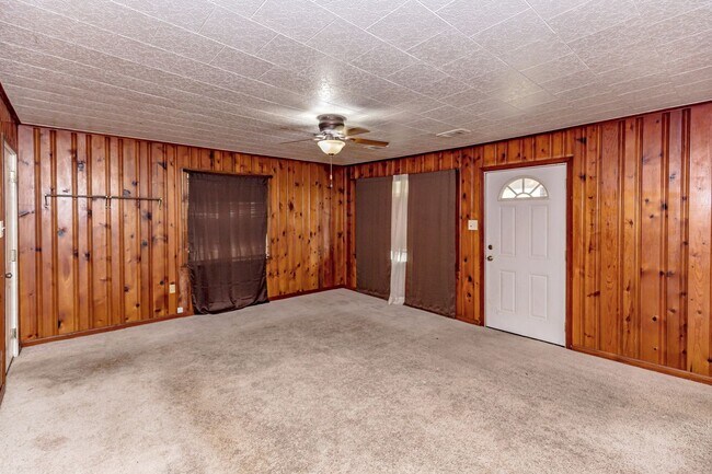 Building Photo - 2115 9th St