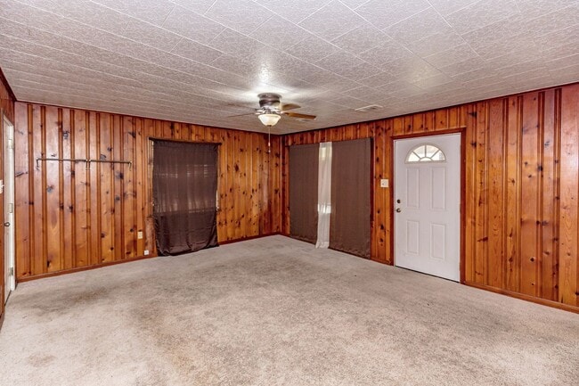 Building Photo - Cozy 2-Bedroom Home in Pascagoula