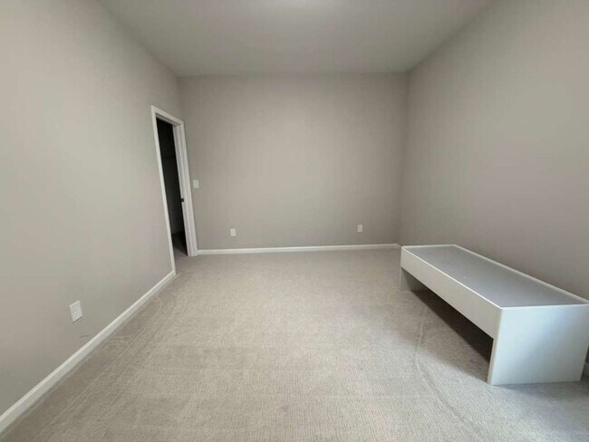 Building Photo - 128 Reids Cv Dr