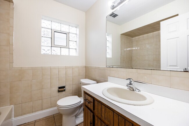 Building Photo - 6323 W Fullerton Ave