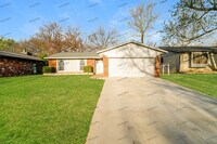 Building Photo - 1768 S Pine Ave