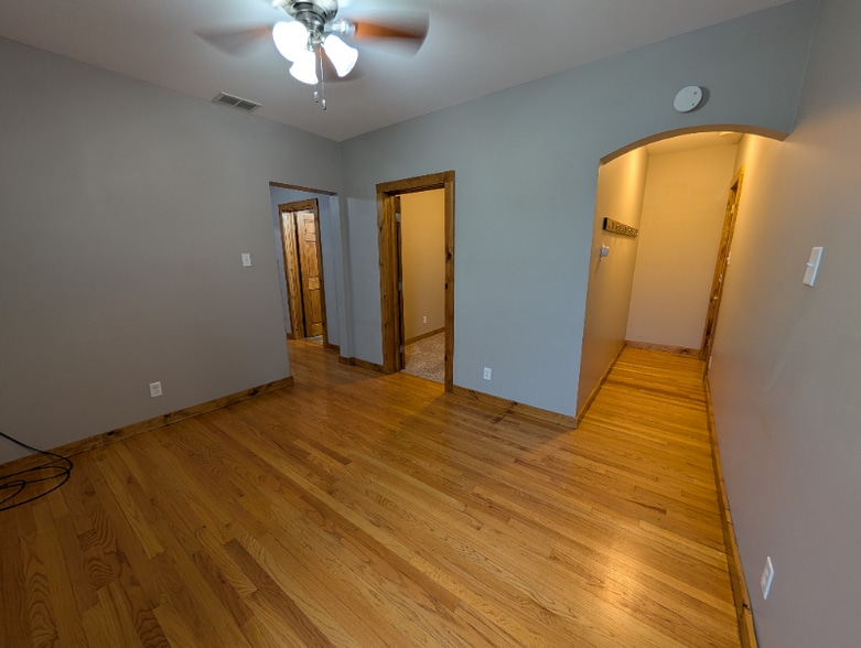 Building Photo - 529 Main St