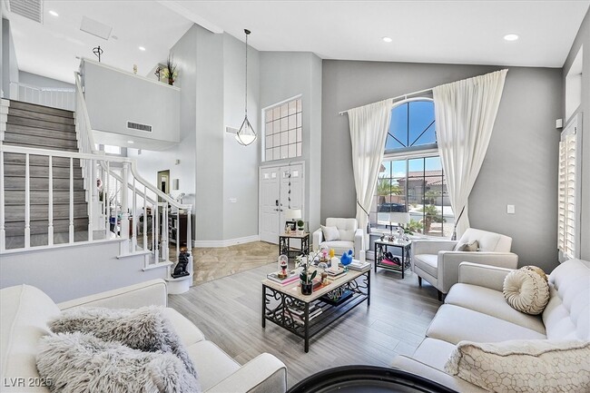 Building Photo - 8380 Campana Dr