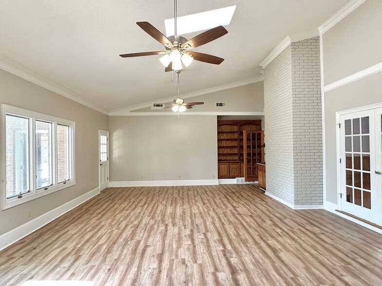 Building Photo - 3046 Dee Ann Dr