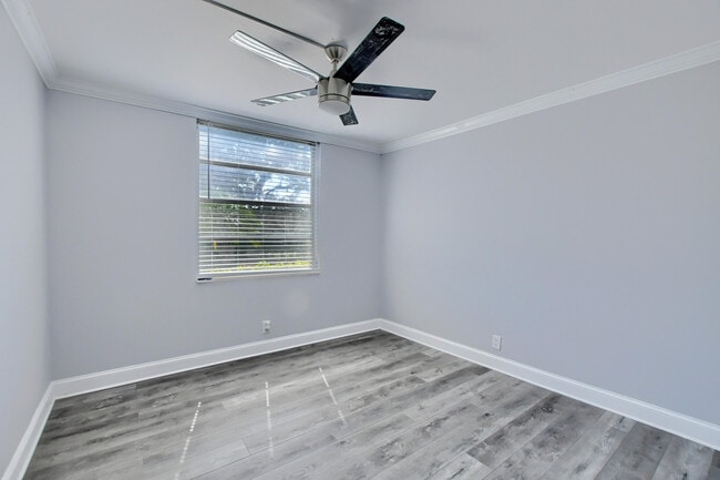 Building Photo - 17 Willowbrook Ln