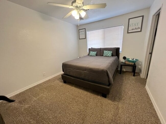 Building Photo - Furnished 3 BR Vacation Rental Includes utilities Near Target Center/Golf/Hwy 95