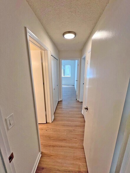 Building Photo - 6100 Buckingham Pkwy